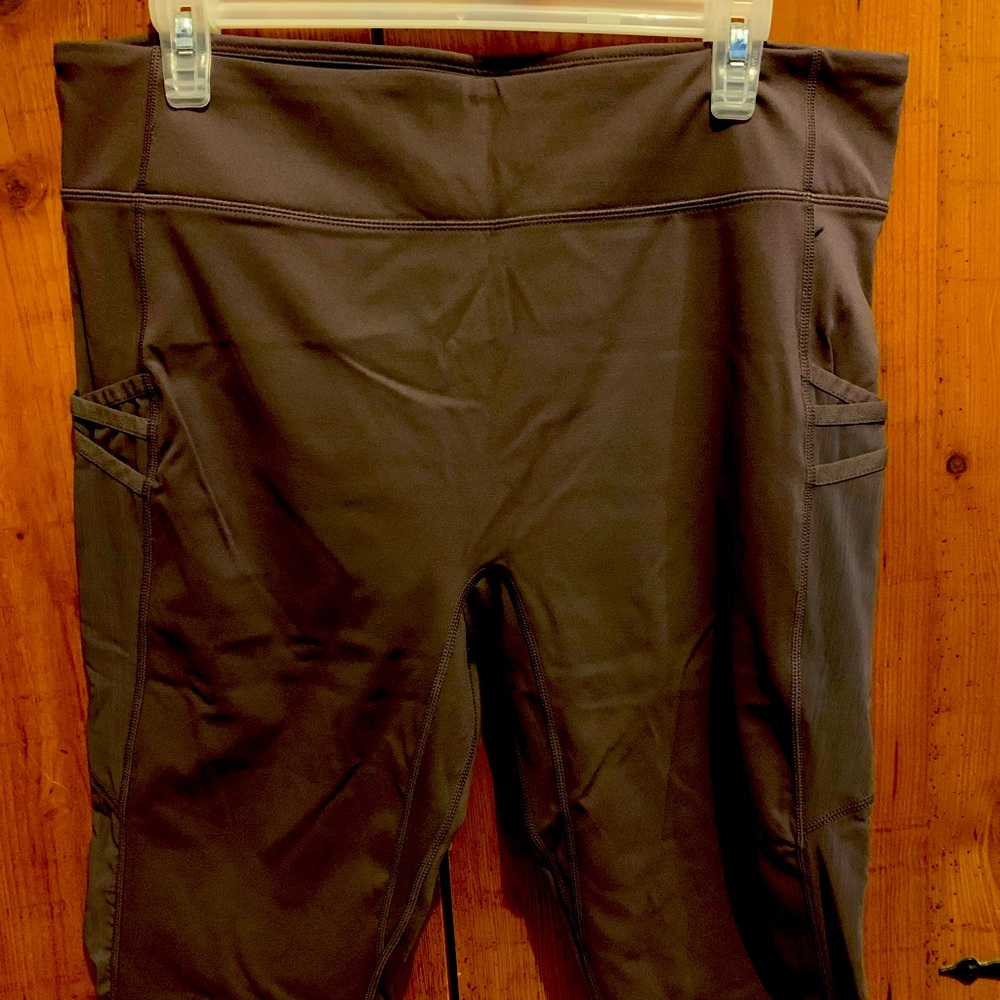 Fabletics Capri leggings